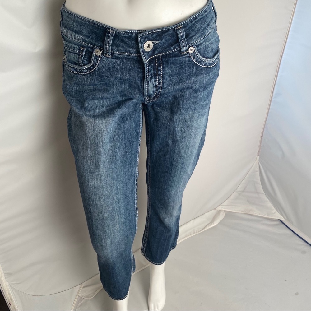 Silver Jeans Suki Capri medium wash blue 32